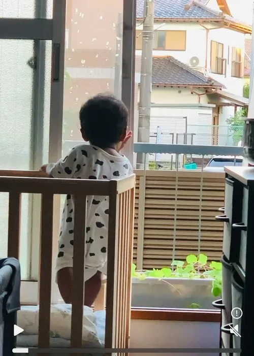 Leaving sick Child at Home With Papa